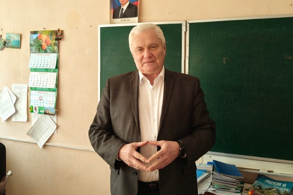 &laquo;Профессия экономист&raquo;: преподаватель МАУ провёл профориентационное занятие в мурманской гимназии